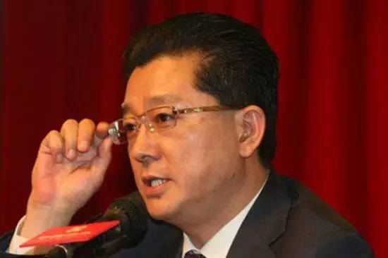 中海地产原掌舵人郝建民的身份代号转变快得让人猝不及防.