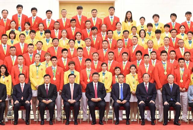 七常委会见奥运代表团 谁能站在总书记身后?-凤凰新闻
