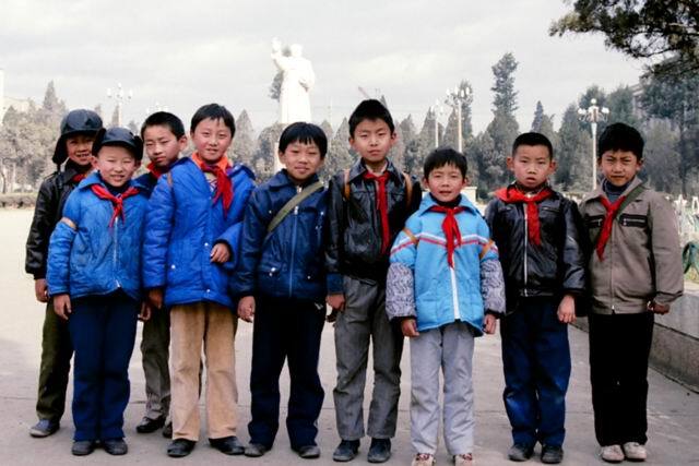 童年记忆:1980年代的红领巾们