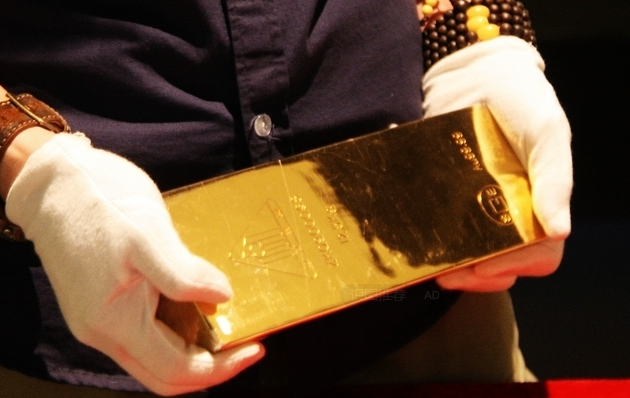 手指能夹起25公斤金砖就归你?专家:25斤也没戏