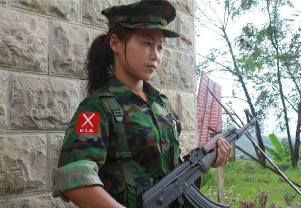缅甸死去的女兵图片