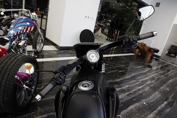 雅马哈暴龙摩托