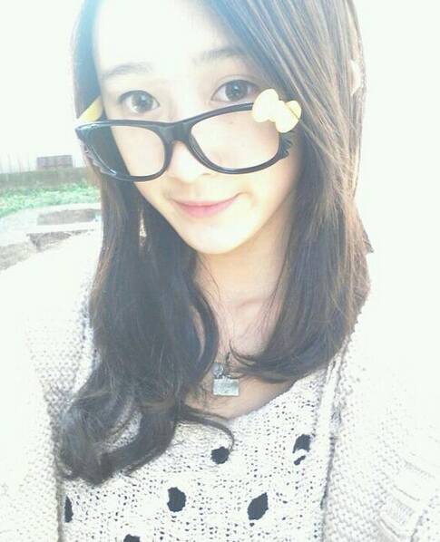 小g娜疑整容前旧照曝光大眼可爱撞脸赵丽颖