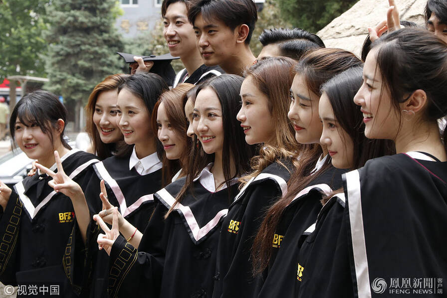 北影表演学院"高颜值"毕业照