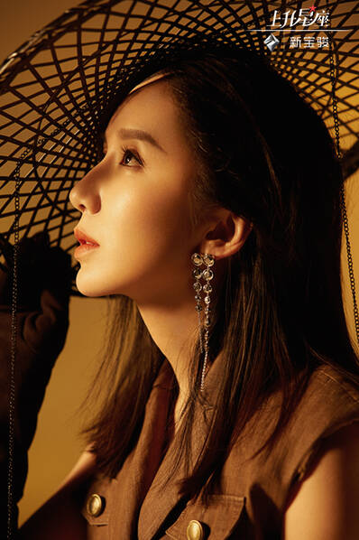 直到今日,提起娄艺潇,很多的人或许都会给她赋予"胡一菲"的标签,于她