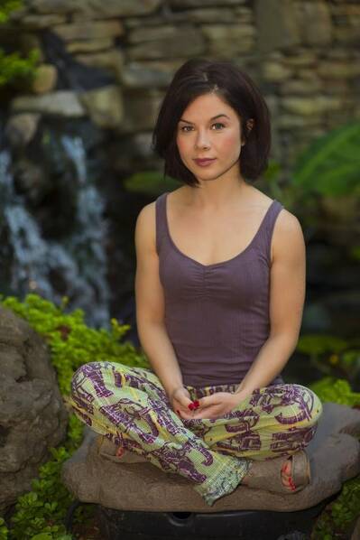 15 08:47 12 1 / 7 lydia是来自美国的一个女孩,她是一位硕士研究.