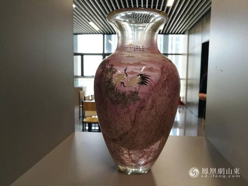 集聚淄博 见证一场璀璨瞩目的陶瓷盛会 图为国家非遗,鲁派内画展区