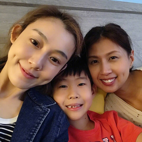 范玮琪一家.(资料图)