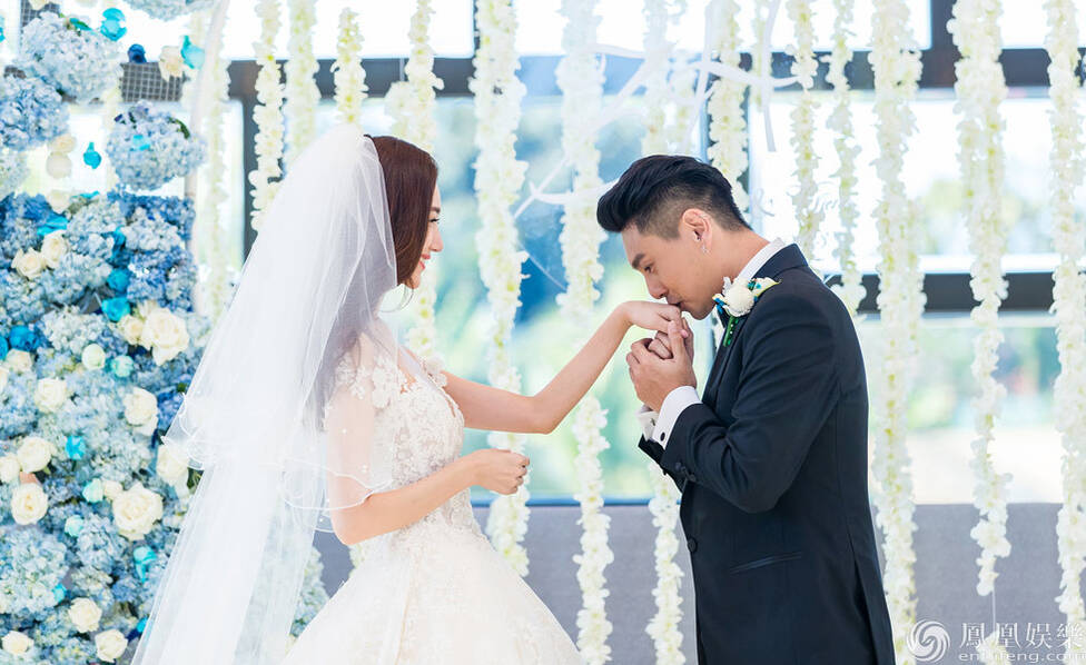 朱孝天大婚f3聚首引回忆 伴娘车晓抢镜