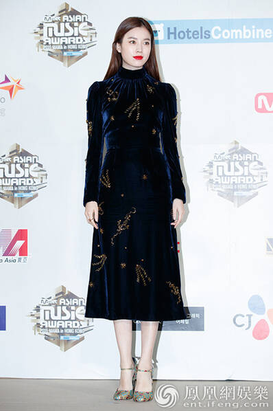 2016mama红毯秀,河智苑秀智金裕贞争相斗艳