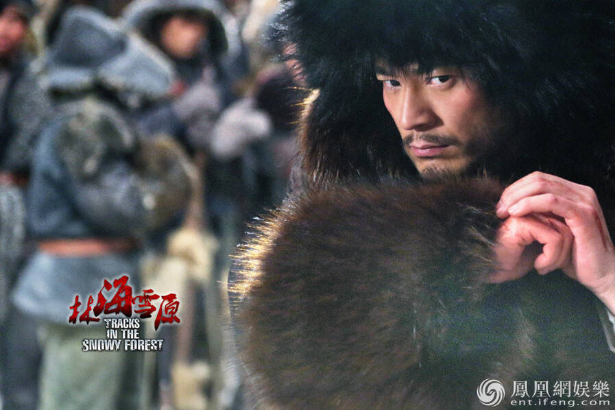 少剑波(张睿饰),杨子荣为代表的剿匪小分队,为了剿灭匪帮,不畏牺牲,一