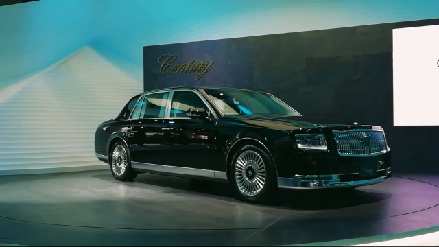 不挂牛头标挂凤凰标丰田奢华豪车世纪亮相东京车展