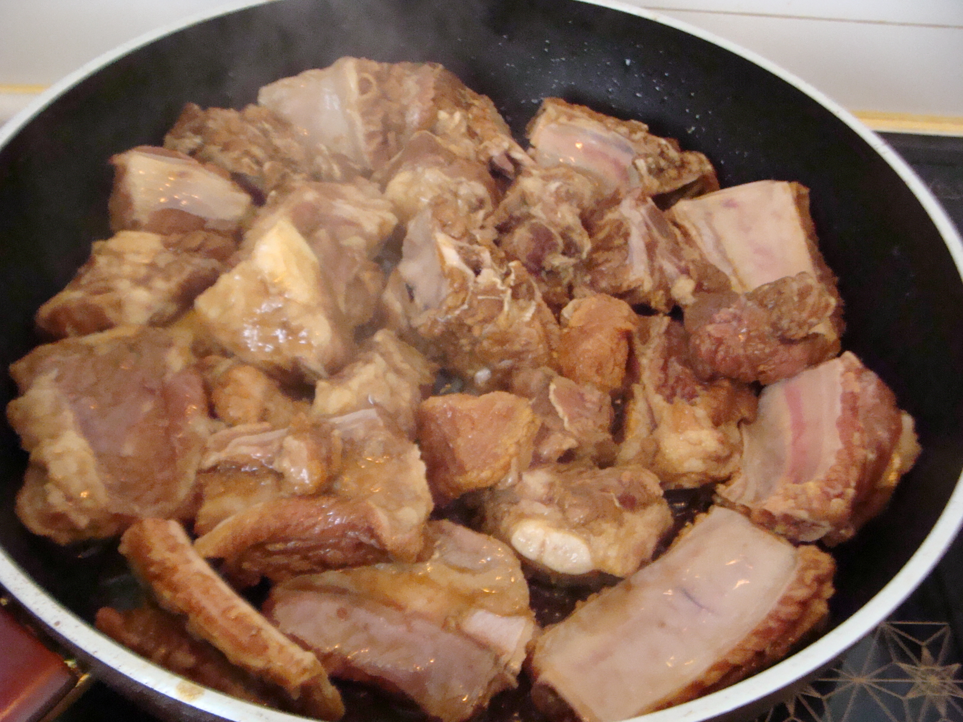 红酒糟排骨,没尝过鲜的,可以试试哦