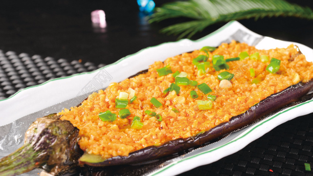 实拍风靡夜市的蒜蓉烤茄子这样做才最香保证你看得口水直流