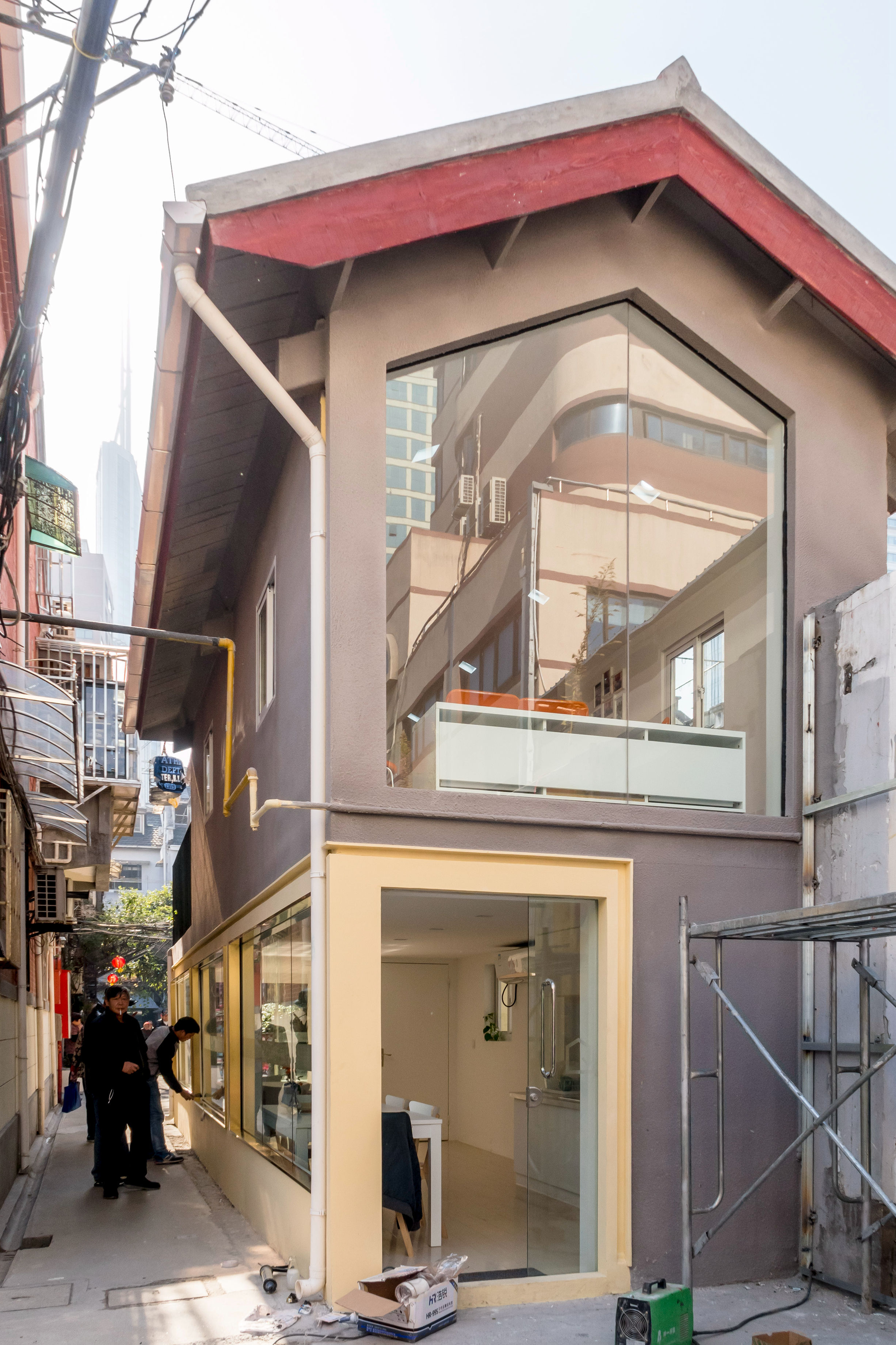 上海老式里弄建起"共享客厅" 居民在小区可招待客人