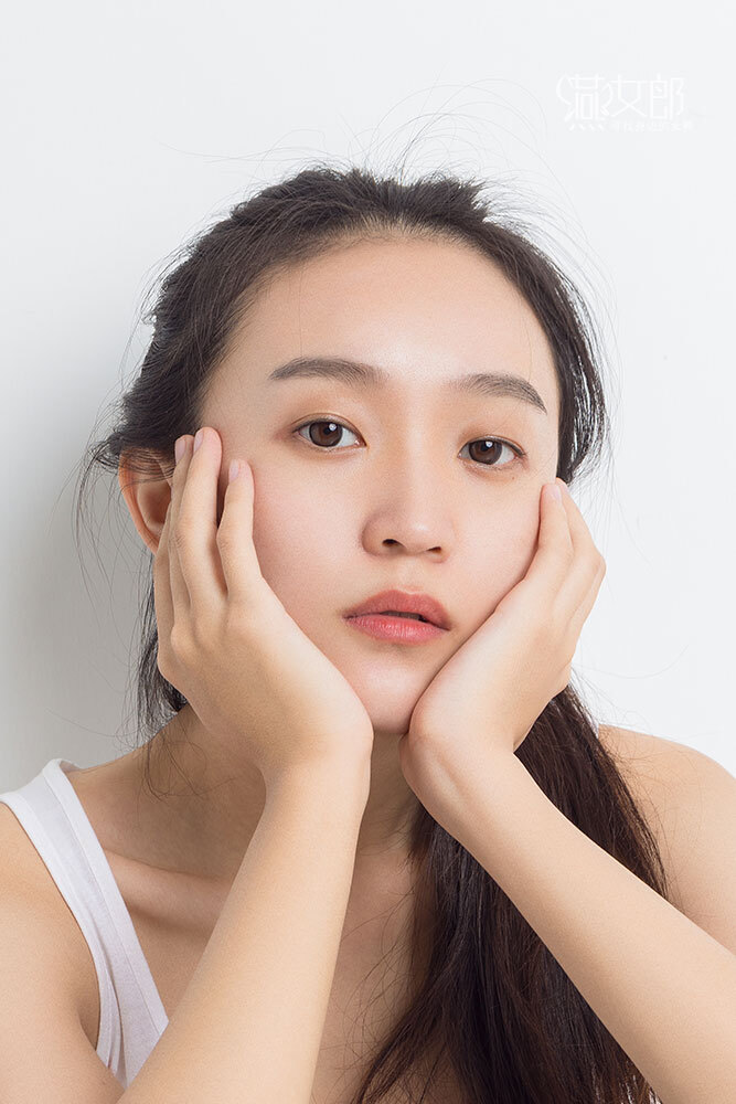 不画眼线不抹粉底 北方妹子素颜照清灵可人