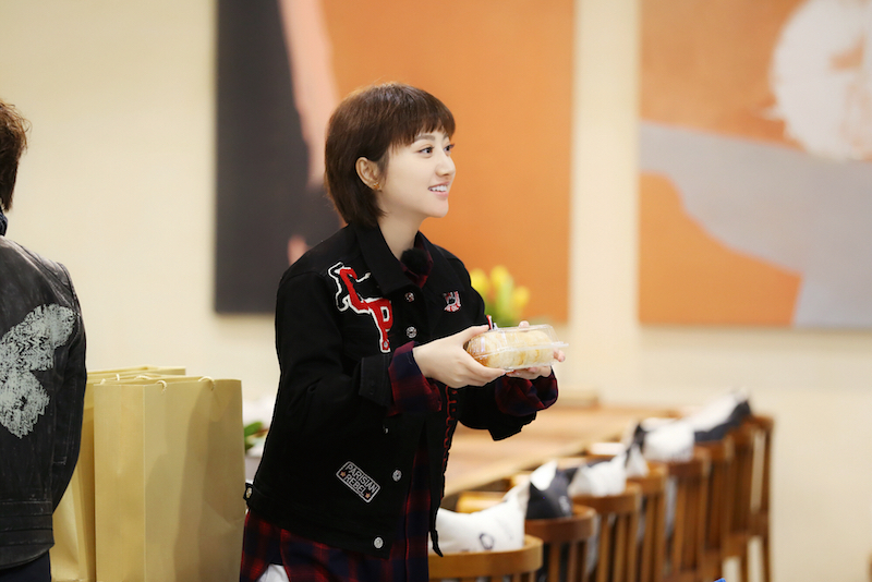 景甜《青春旅社》升级代理店长 布置任务"美滋滋"