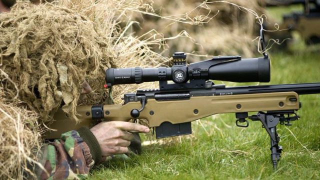 八倍镜消音awm用抢来的武器为所欲为感觉倍爽