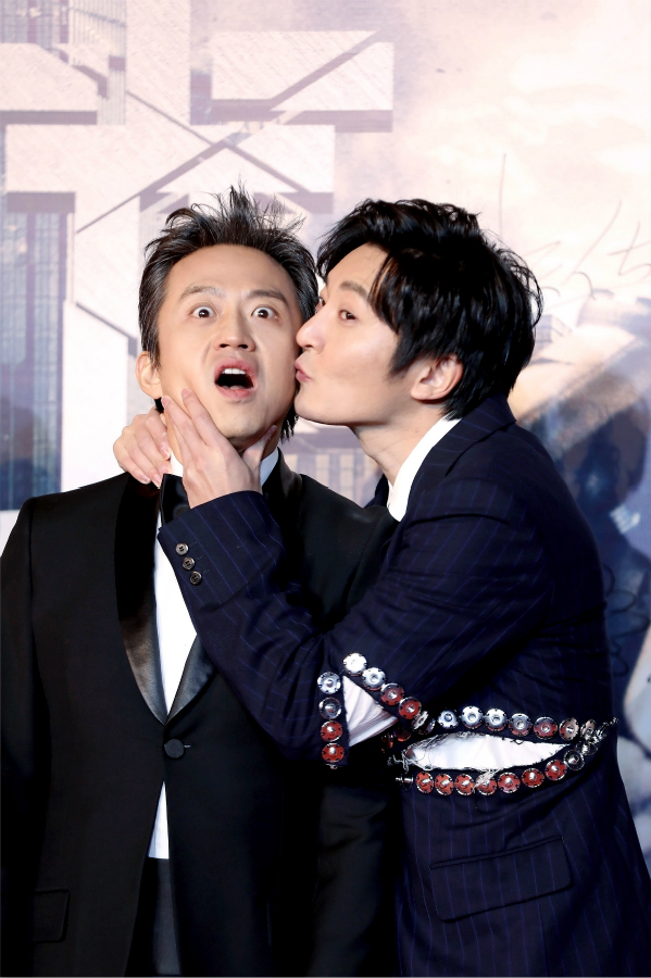 邓超化身超级绅士 期待"城市之光"温暖寒冬