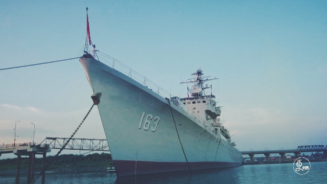 这艘以南昌命名的军舰征战海疆34载见证了中国海军一天天强