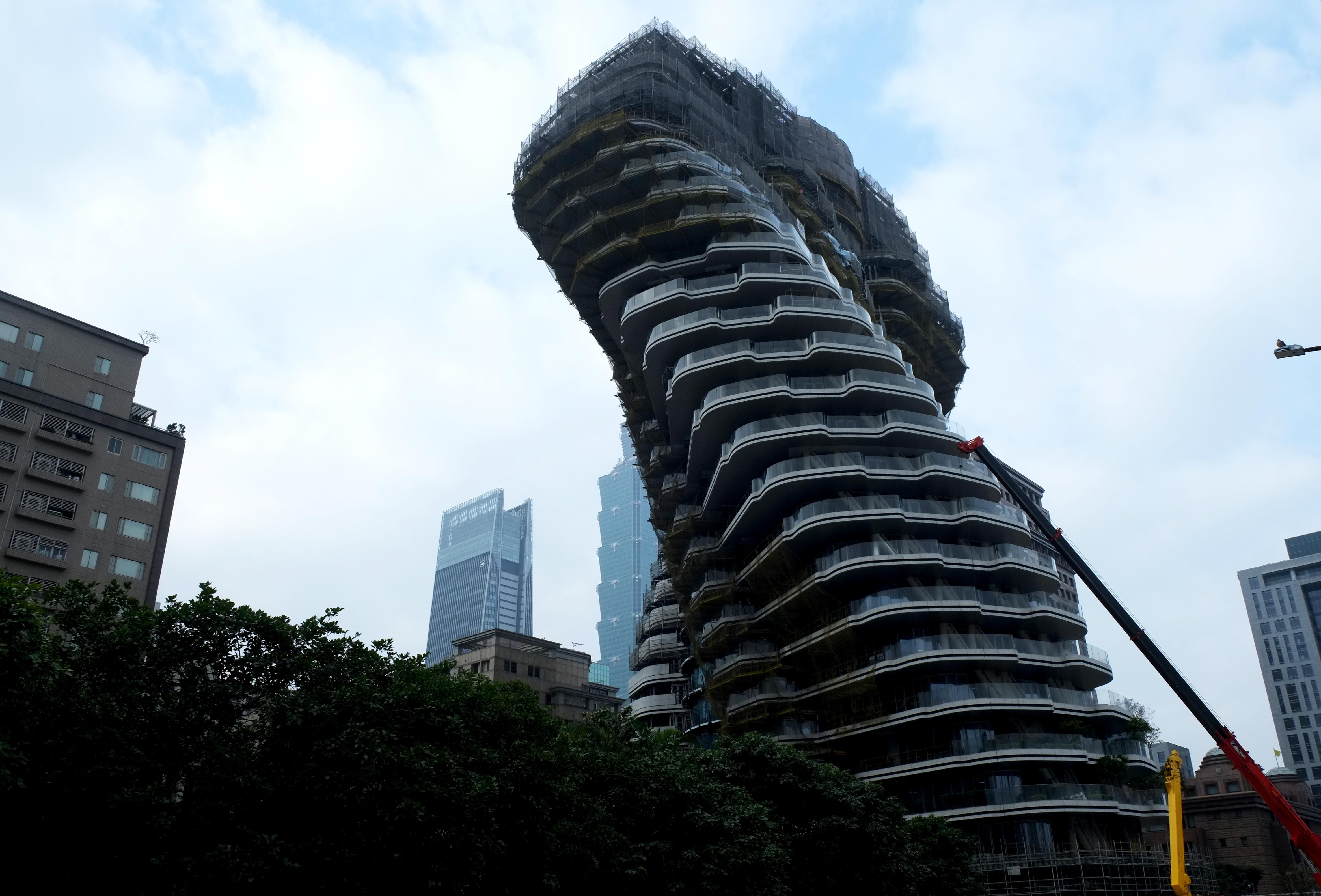 台北比萨斜塔陶朱隐园设计抗震能力可达9级烈度