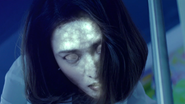 丧尸危机办公室女白领突然变异男同事糟了殃