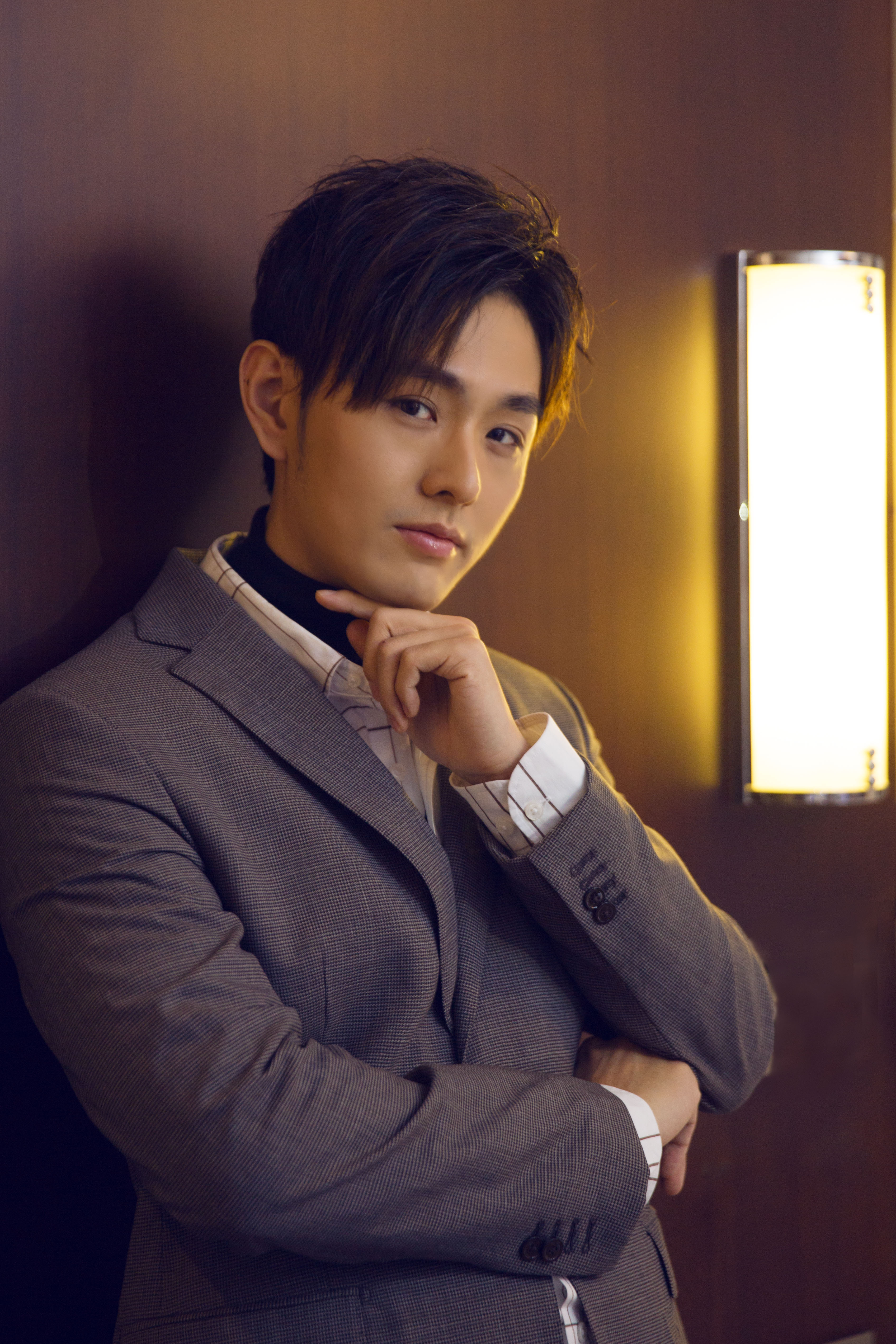 魔术师邓男子出席2018"时尚春晚" 精彩魔术轰动全场