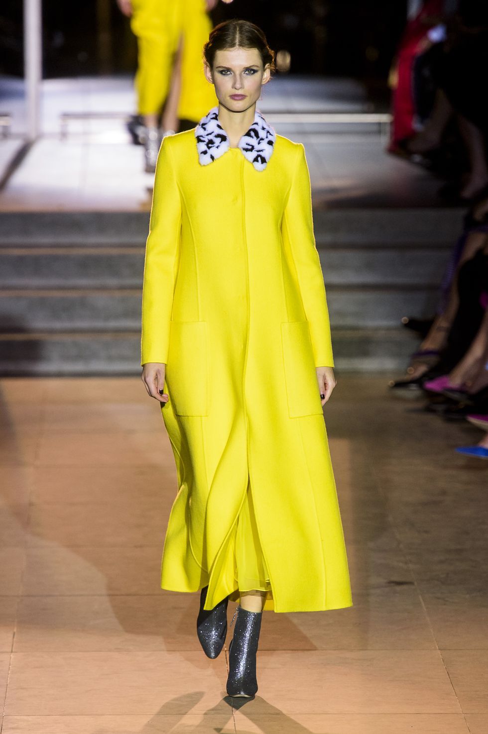 2018纽约时装周上的代表流行趋势的连衣裙百搭造型秀