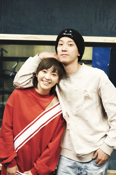 而剧中陈意涵与新人演员王子奇组成的cp也一直被网友津津乐道,二人在