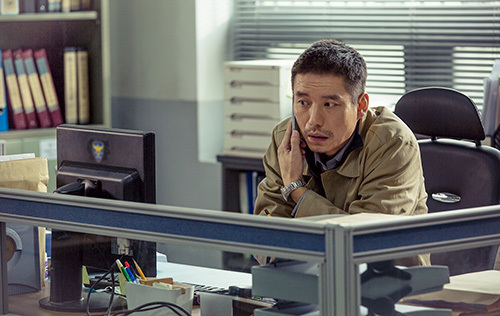 杨皓宇《继承者》玩潜伏 上演"辣眼"女装秀