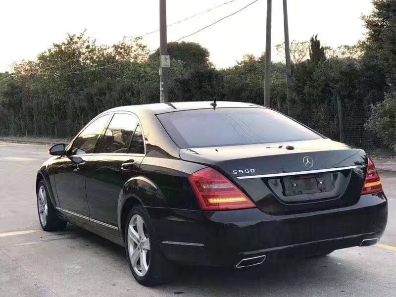 08升级12奔驰s550 黑色棕内百万豪车如今10多万拥有