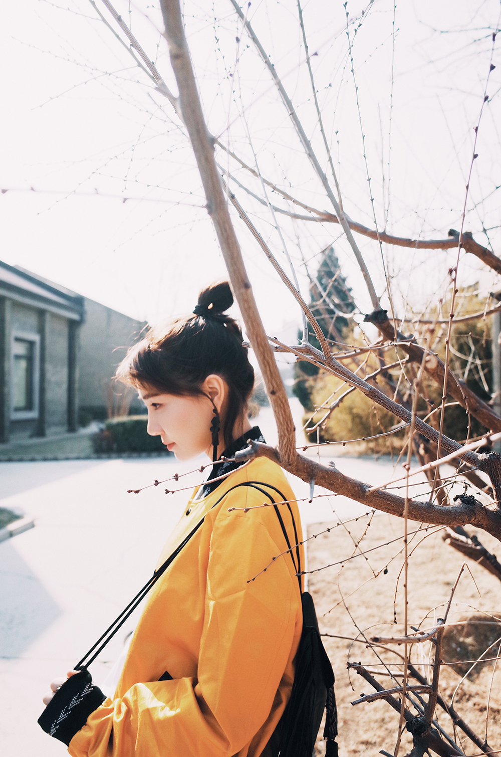 蓉卓晒暖色系生活照 自在随性笑容甜美