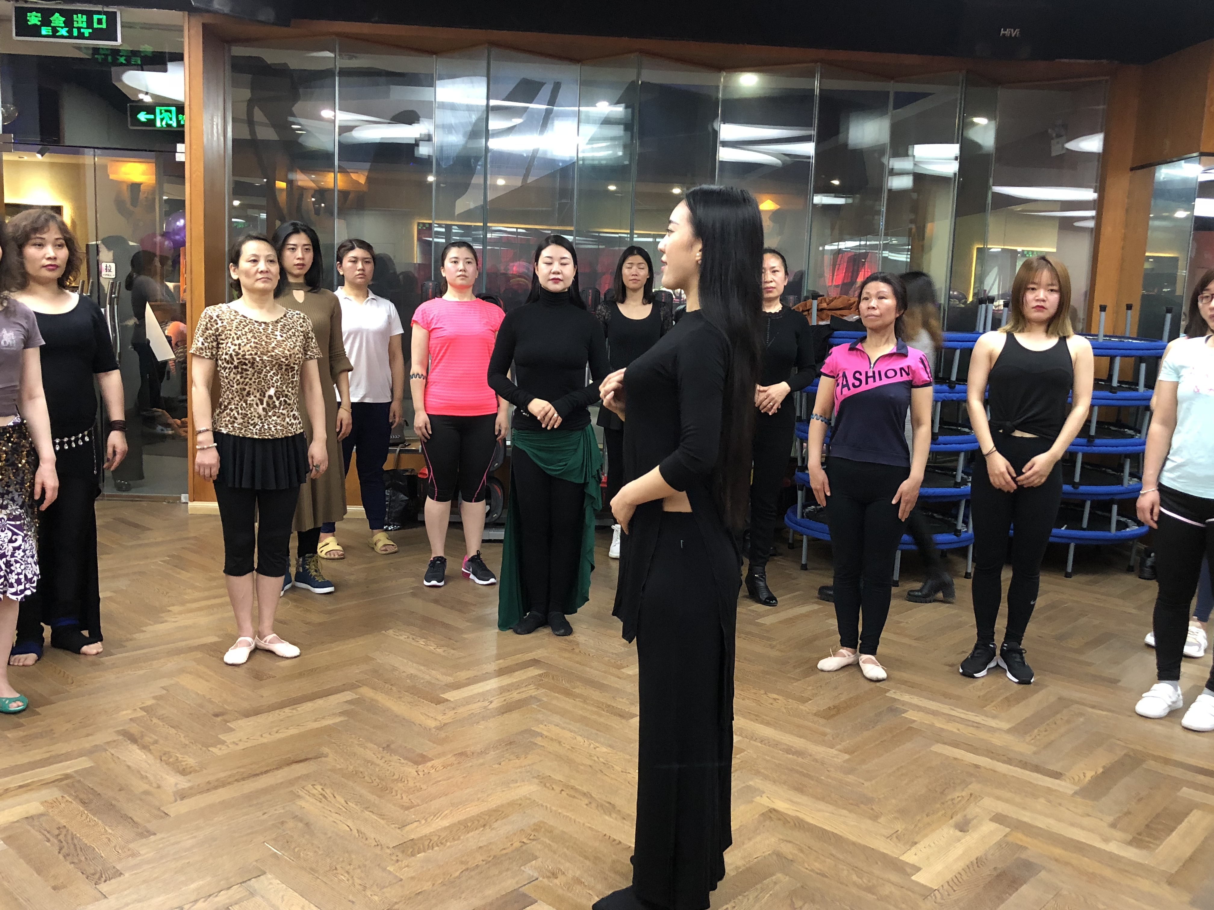 中国东方舞领军人物肖雪雯郑州首讲,3月18日在郑州我爱运动二七万达店