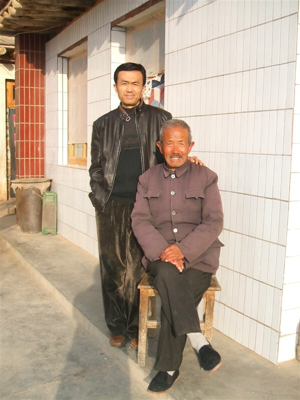 上世纪50年代受邓宝珊将军亲切接见,戈壁滩倾力奉献