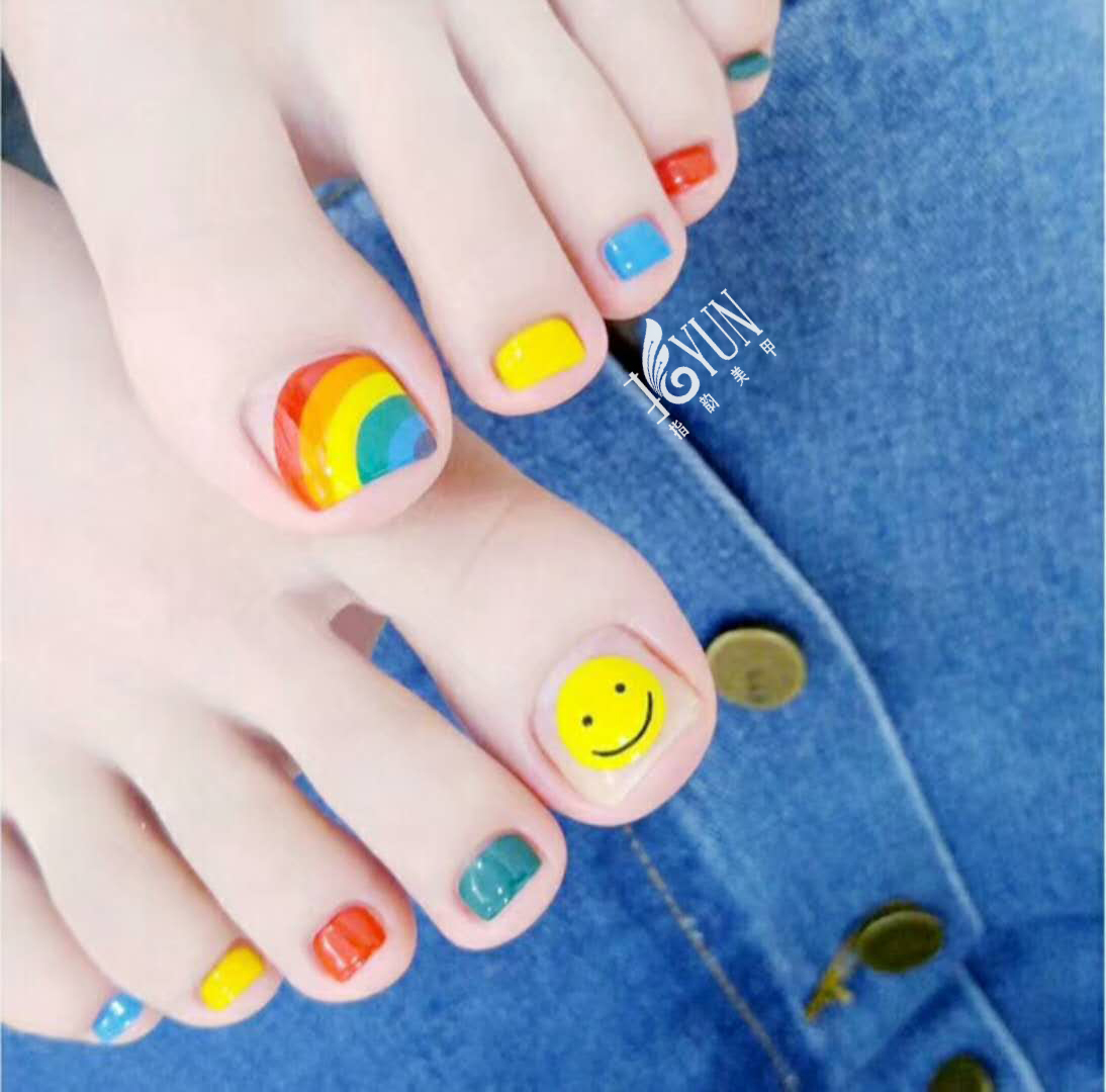 5款适合春夏的脚趾甲美甲款式推荐