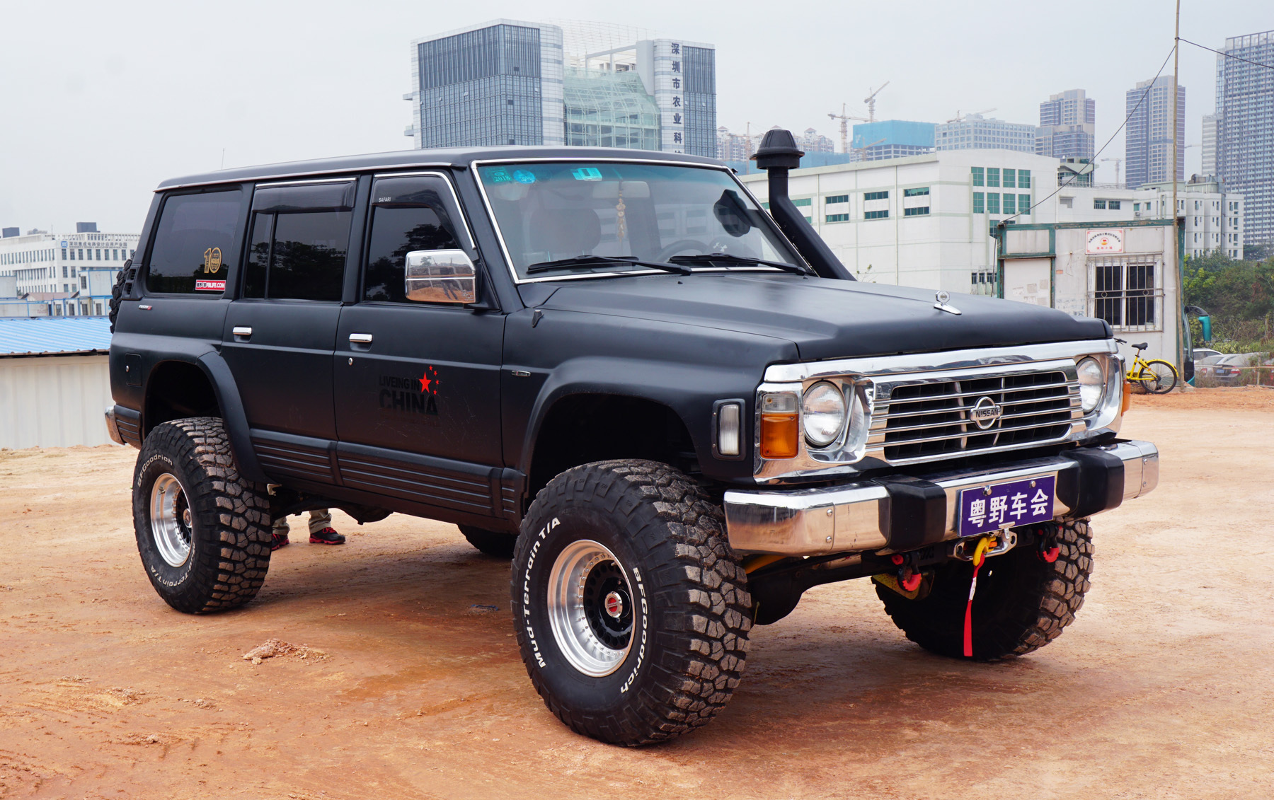 nissan途乐y60经典硬派系的改装_凤凰网汽车_凤凰网