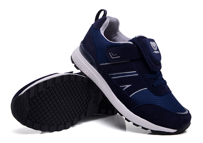 大多数老人都有步态不稳,脚力不足,反应迟钝的问题,再伴随老人思维