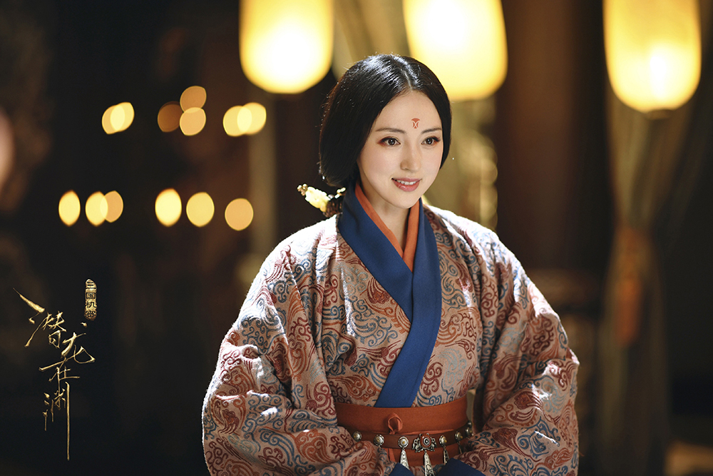 由马天宇,韩东君,万茜,董璇等主演的古装权谋大剧《三国机密之潜龙在