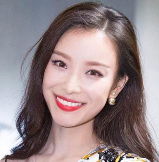 腮红才是女星们的减龄神器!涂上它竟然少女感爆棚