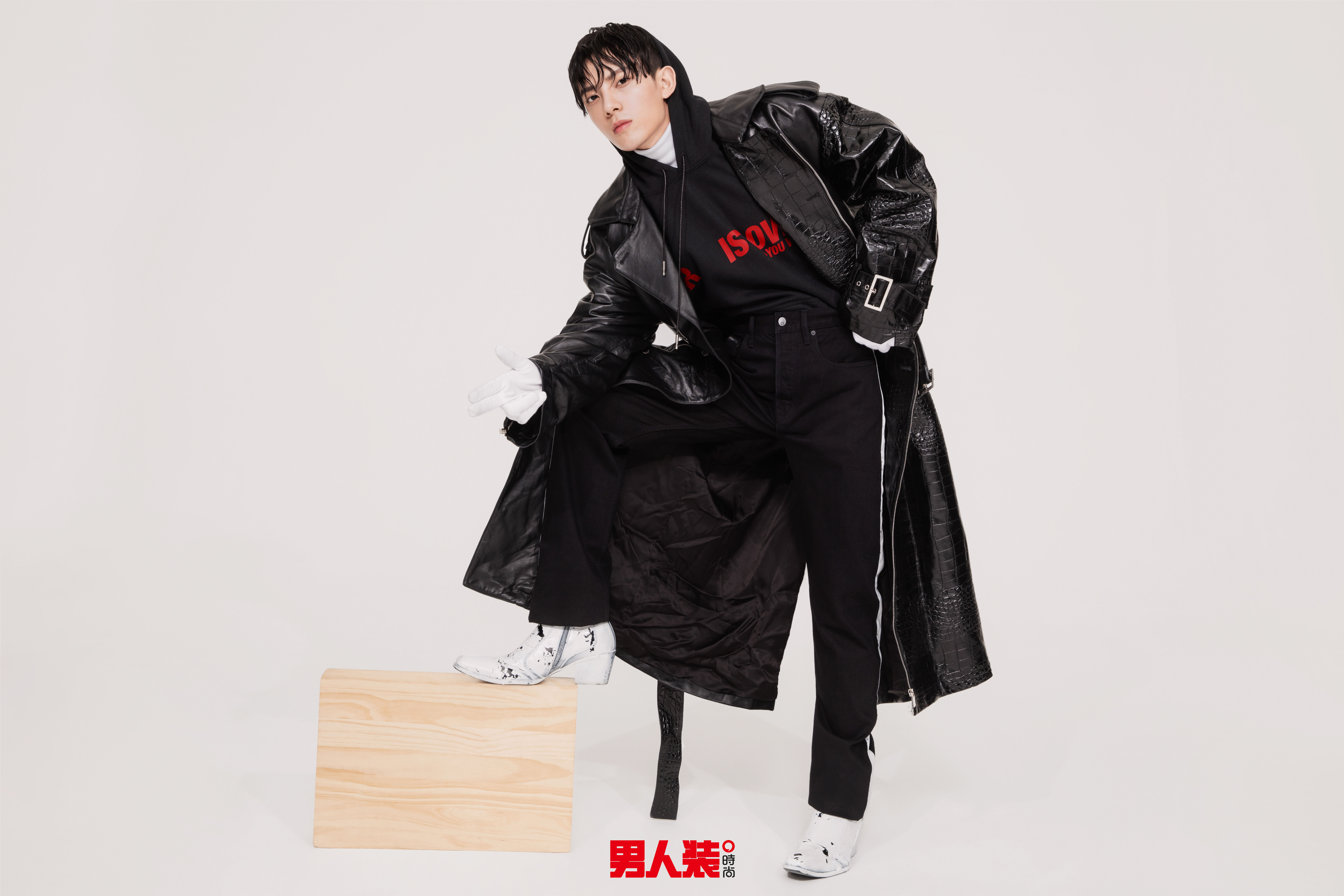 吴俊余时尚大片曝光 西部牛仔风散发痞帅魅力