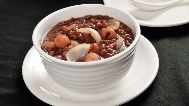 夏季清凉饮品甜到心里养心安神养颜美容的百合莲子红豆沙