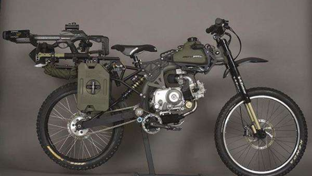 牛人自行车改造成的摩托车不错的动手能力