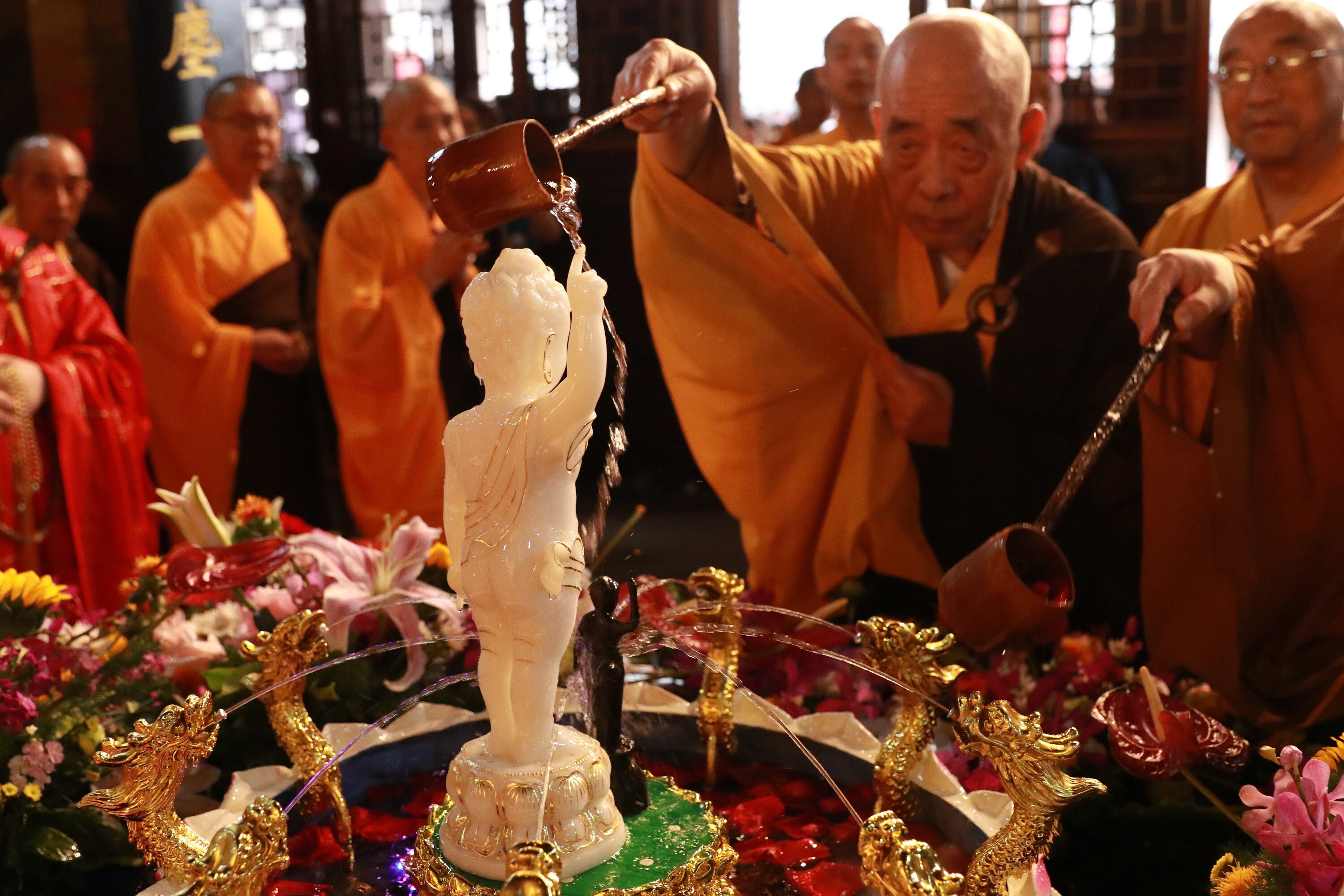 "共沐佛恩,为心洗尘"重庆华岩寺恭迎释迦牟尼佛圣诞浴佛大法会圆满