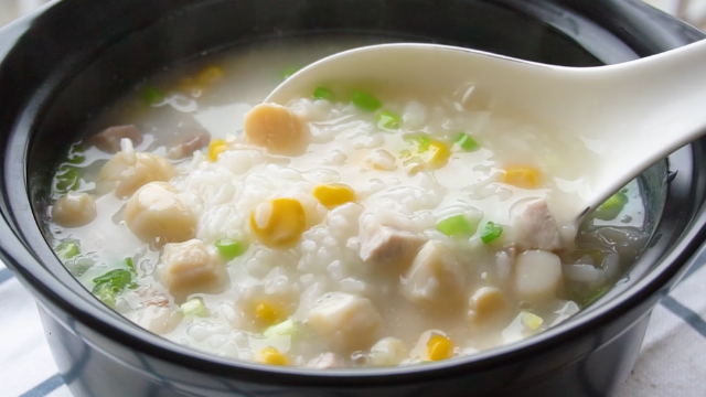 10分钟做出全家人都爱的鲜贝瘦肉粥比皮蛋瘦肉粥好喝多了