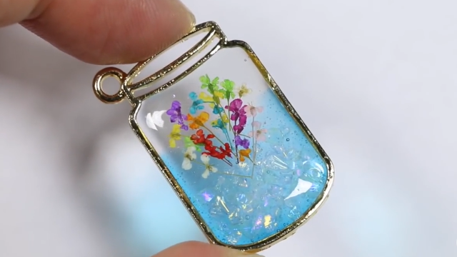 uv胶制作美丽的滴胶花瓶特别适合新手操作