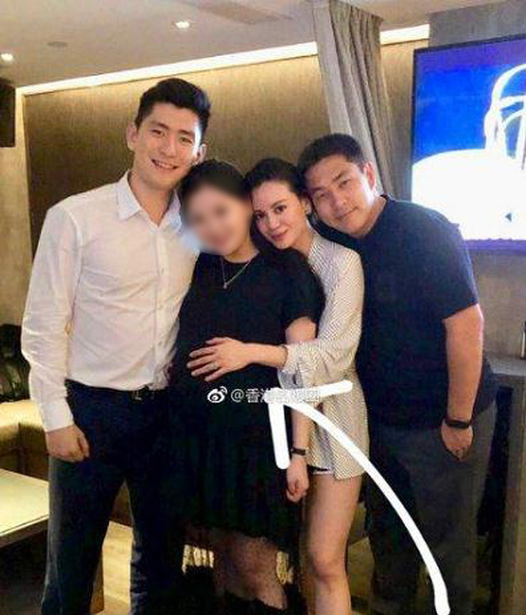 独家∣香江集团长子迎娶富力李思廉爱女 豪掷10亿香港半山购置豪宅__凤凰网