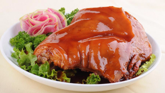 红枣煨肘子好吃又不腻