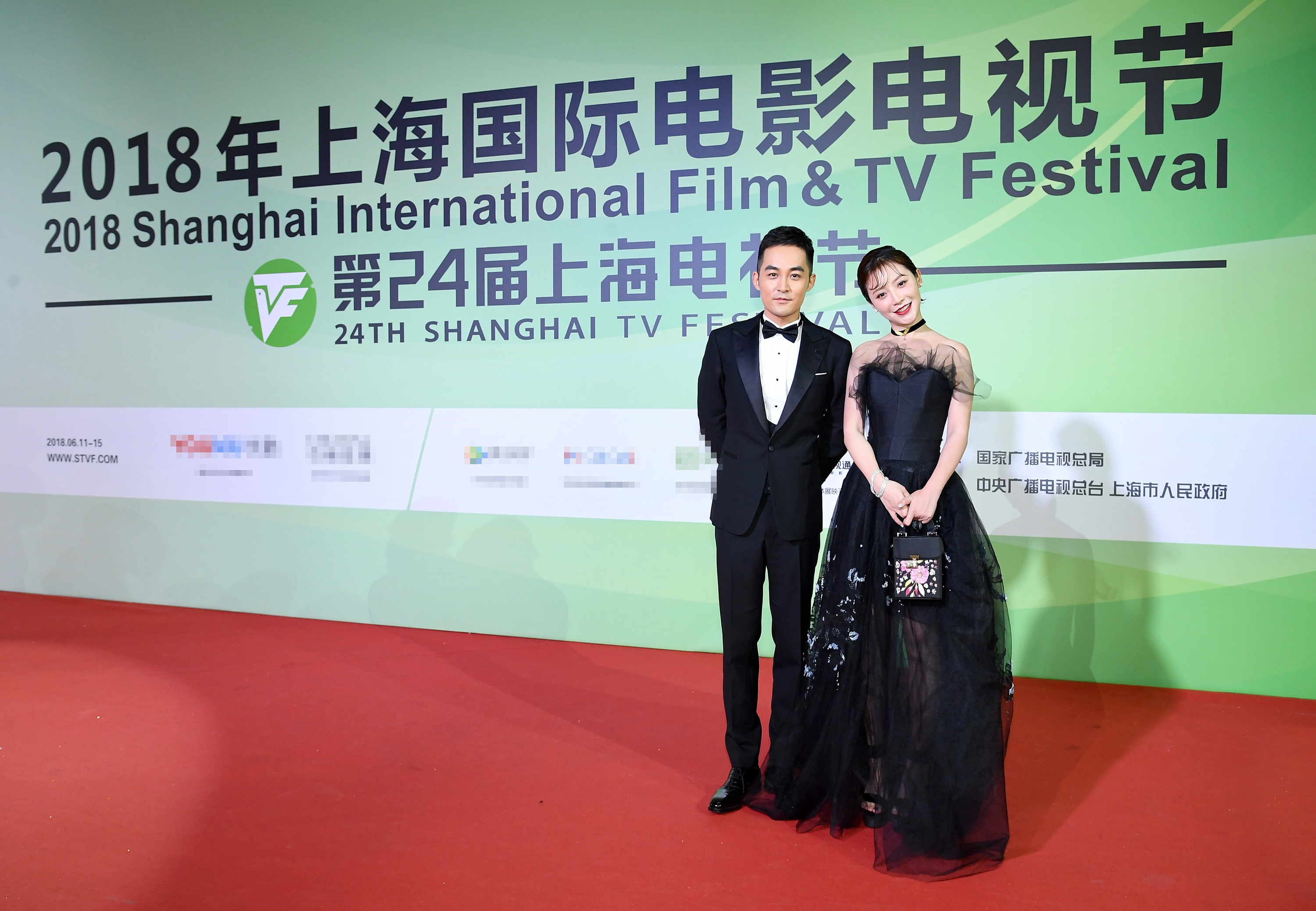 实力演员张粟邂逅白玉兰 沉稳气质被赞绅士男_凤凰网娱乐_凤凰网