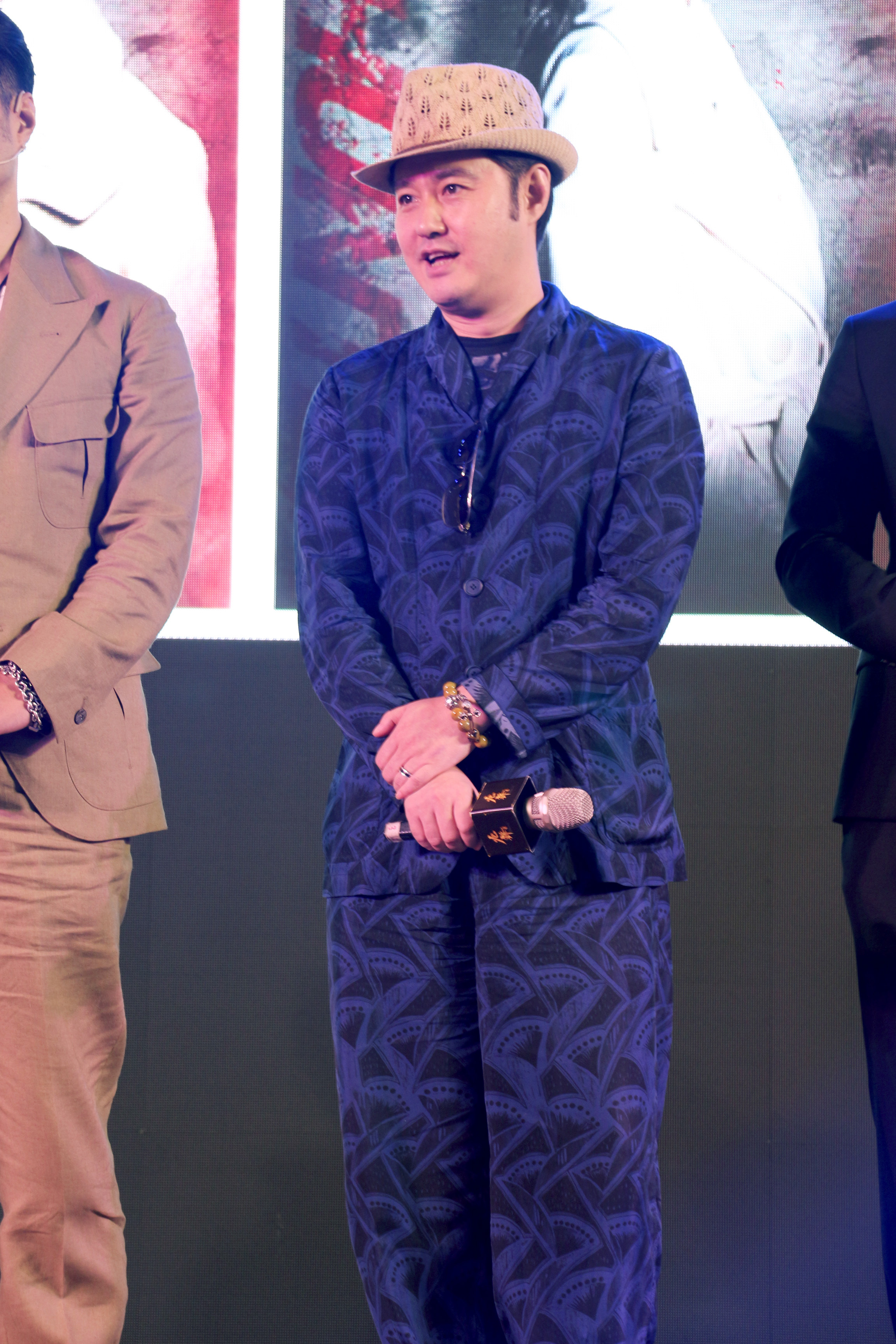 冯雷《天衣无缝》发布会,妙语连珠炒热现场气氛_凤凰网娱乐_凤凰网