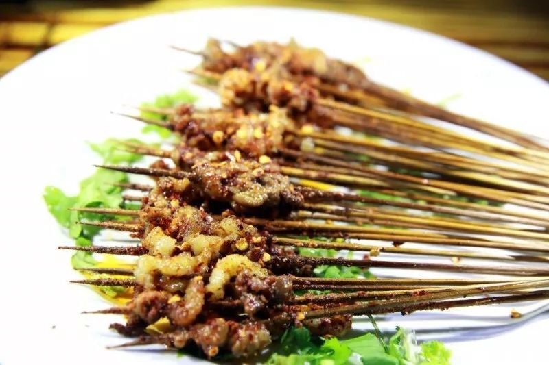 上下两层楼宜宾半壮大师连续7天夜宵啤酒免费快去